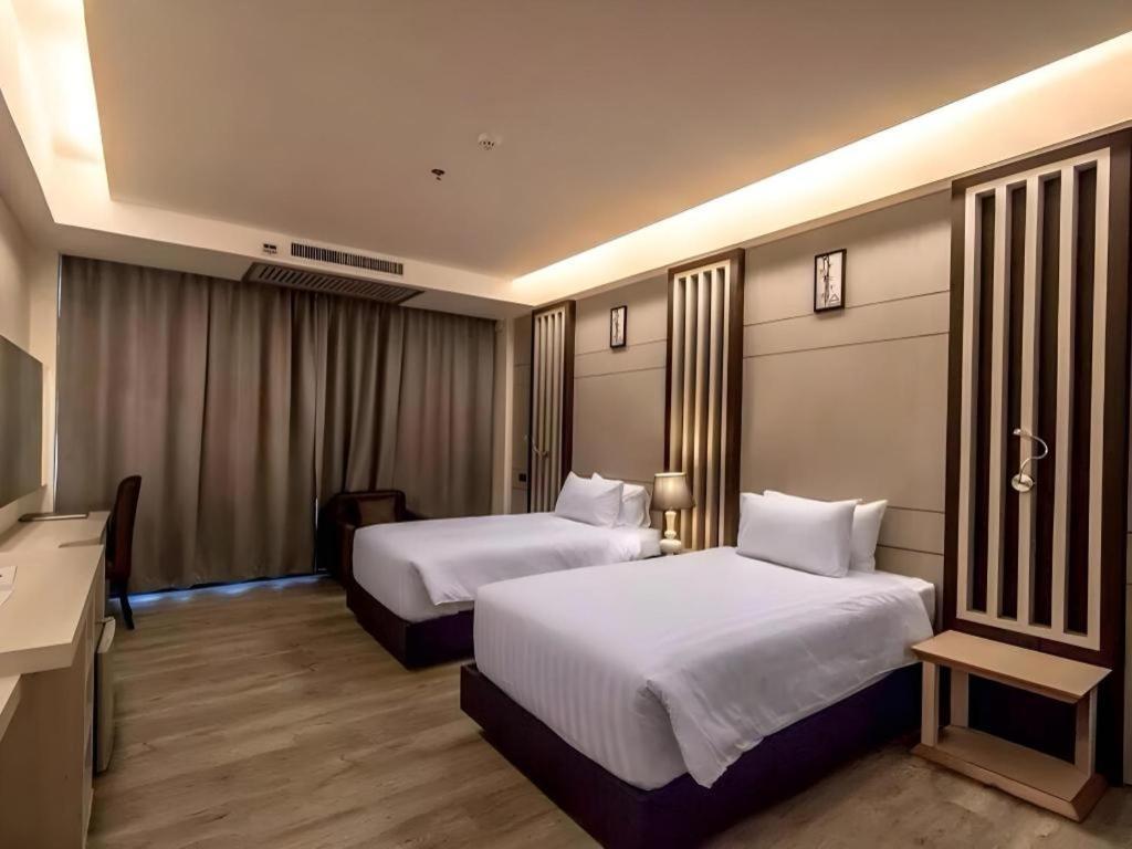 Alvarez Hotel Buriram Exterior foto