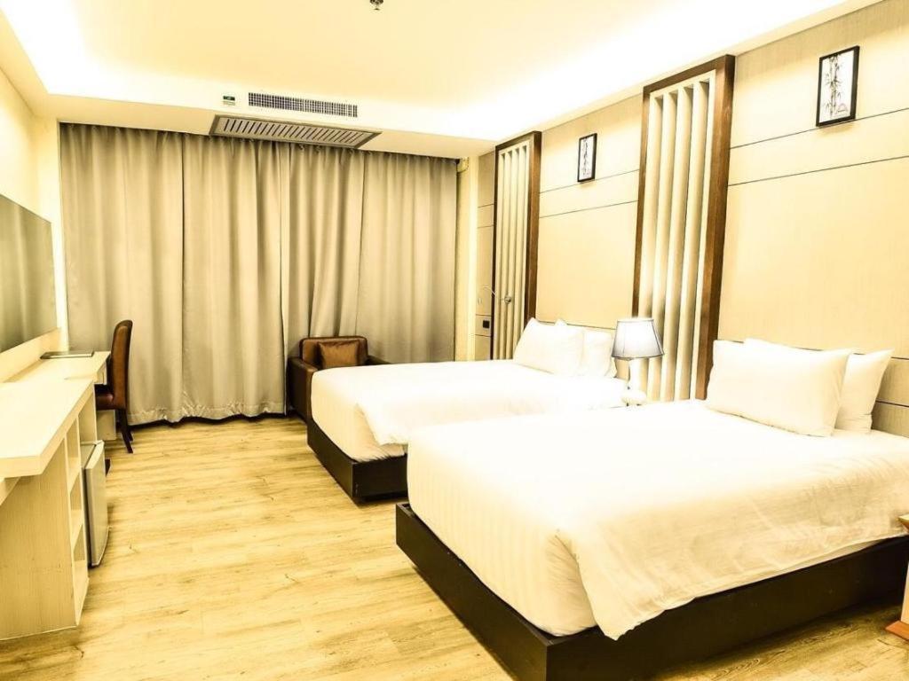 Alvarez Hotel Buriram Exterior foto