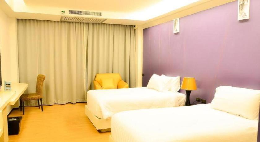 Alvarez Hotel Buriram Exterior foto