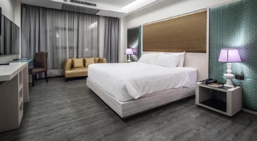 Alvarez Hotel Buriram Exterior foto