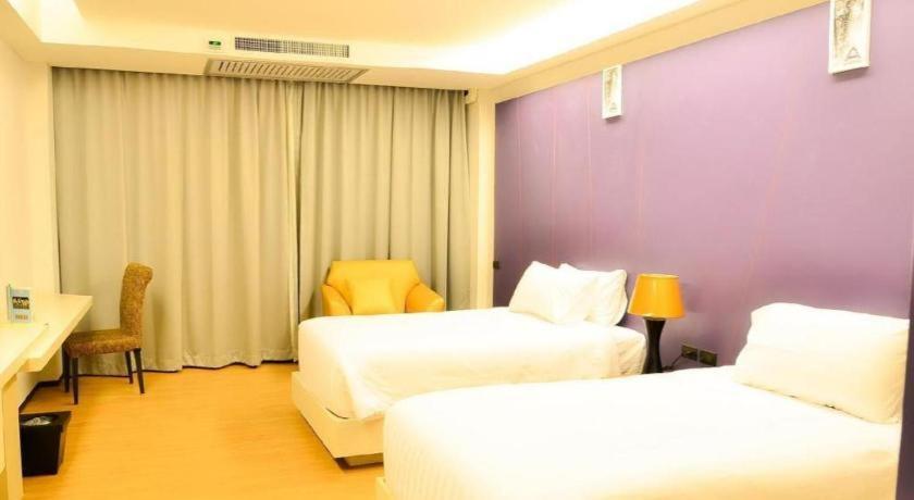 Alvarez Hotel Buriram Exterior foto