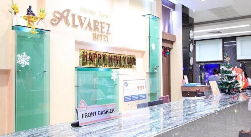Alvarez Hotel Buriram Exterior foto