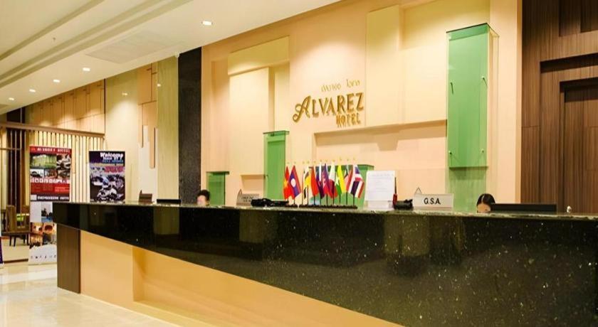 Alvarez Hotel Buriram Exterior foto
