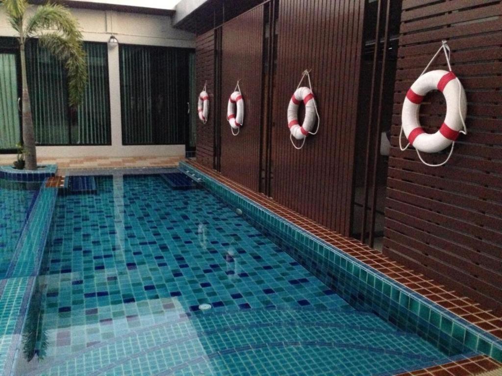 Alvarez Hotel Buriram Exterior foto
